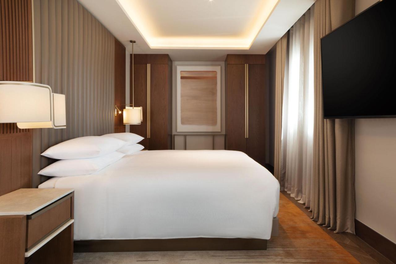 Jw Marriott Hotel Madrid Buitenkant foto